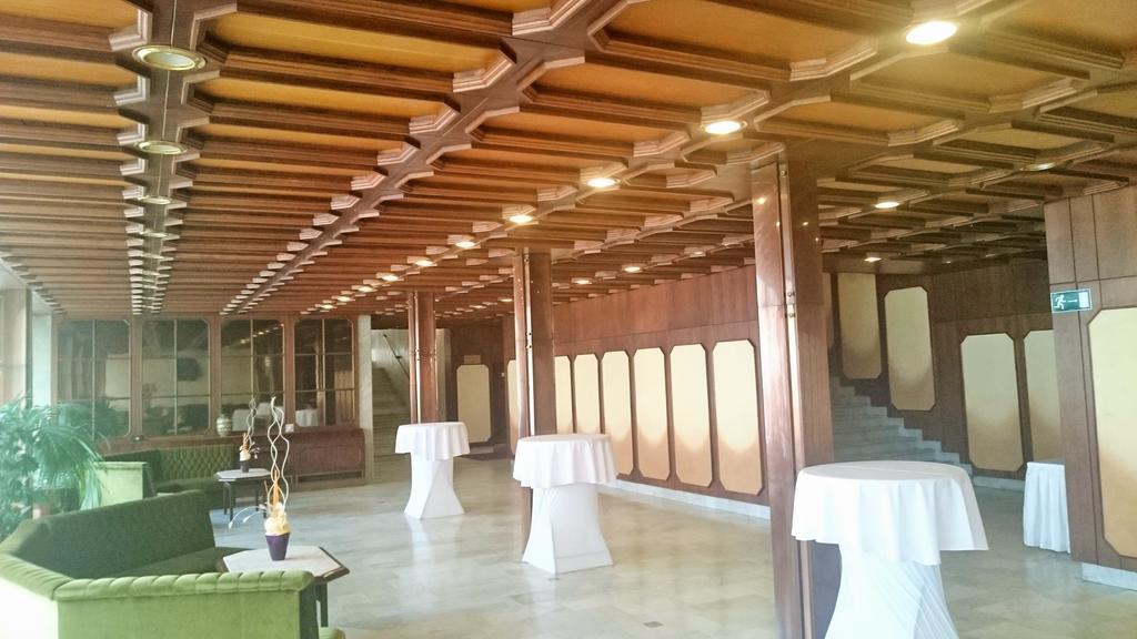 Hotel Konferencia Gyor Luaran gambar