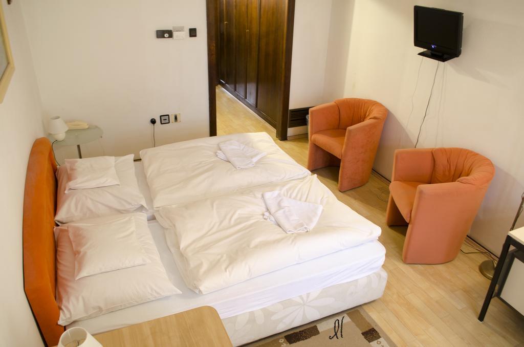 Hotel Konferencia Gyor Luaran gambar