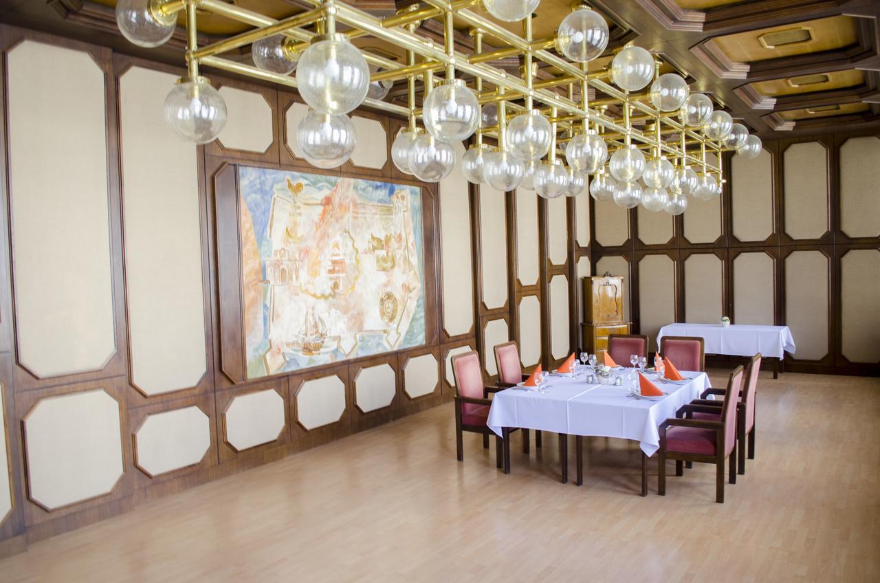 Hotel Konferencia Gyor Luaran gambar