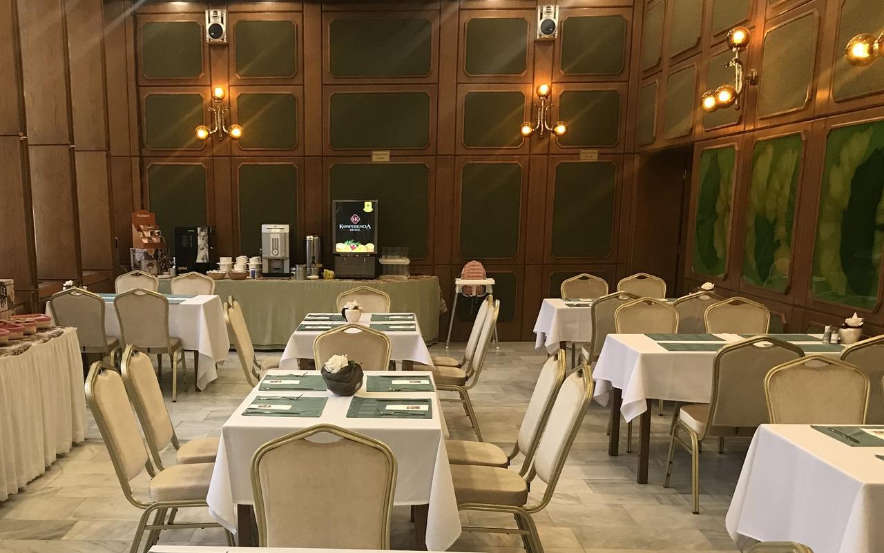 Hotel Konferencia Gyor Luaran gambar