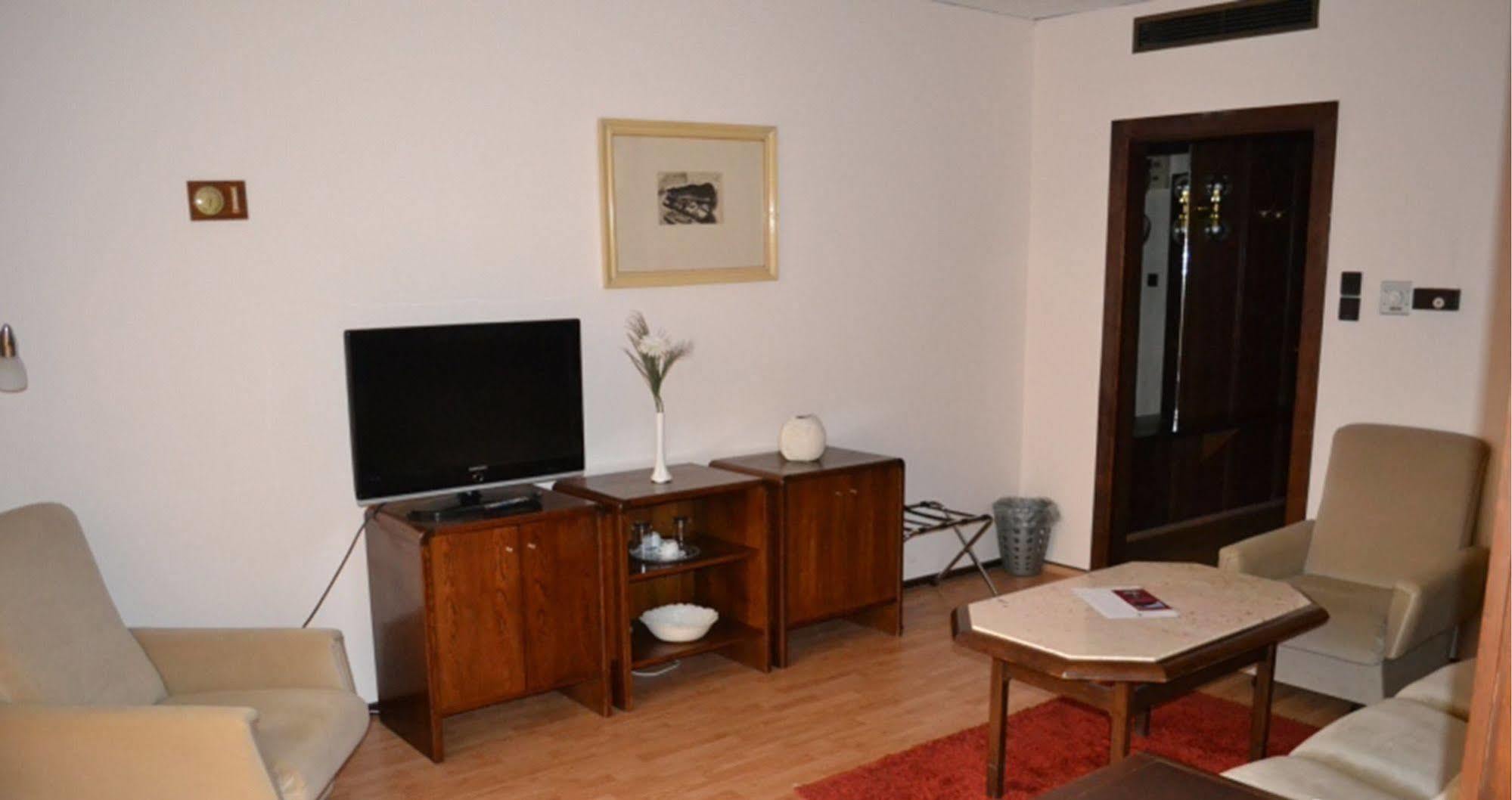 Hotel Konferencia Gyor Luaran gambar