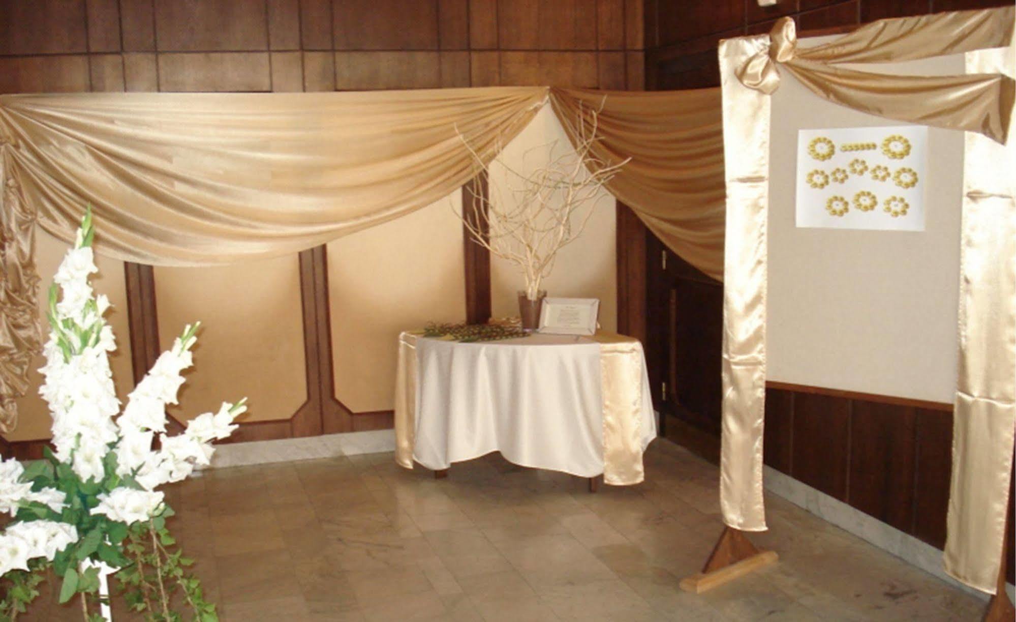Hotel Konferencia Gyor Luaran gambar